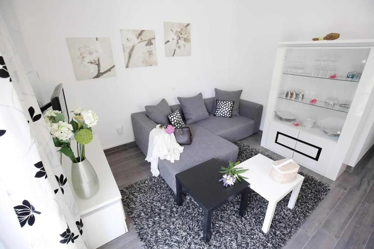 Nicole Design